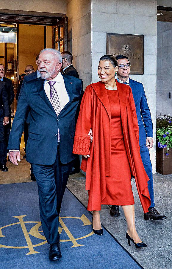Janja acompanha Lula em cerimônia de coroação do Rei Charles III, em Londres — Foto: Divulgação