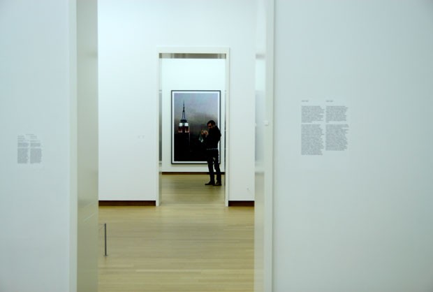 Visitante no Stedelijk Museum, em Amsterdã (Foto: Bibian Bingen/Creative Commons)