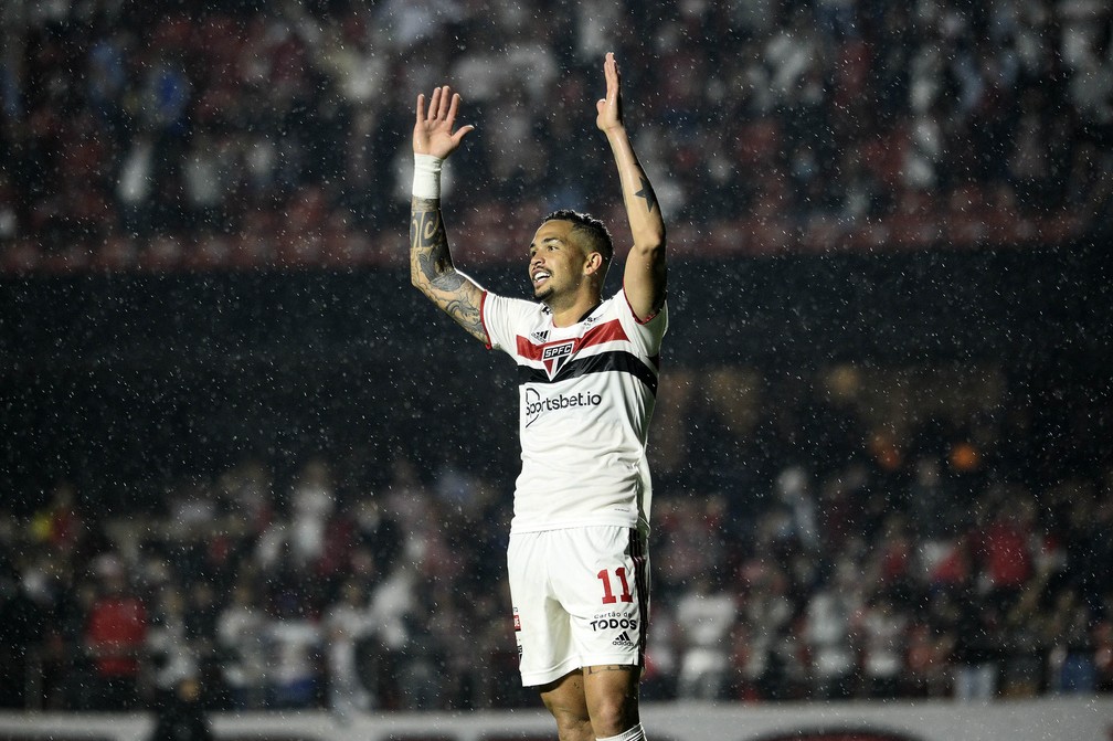 Luciano lamenta chance perdida em São Paulo x Inter — Foto: Marcos Ribolli
