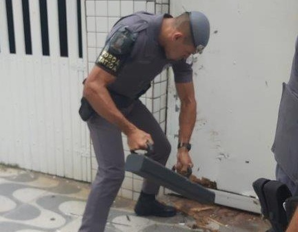 Policiais invadiram local de bingo clandestino para surpreender  — Foto: Divulgação