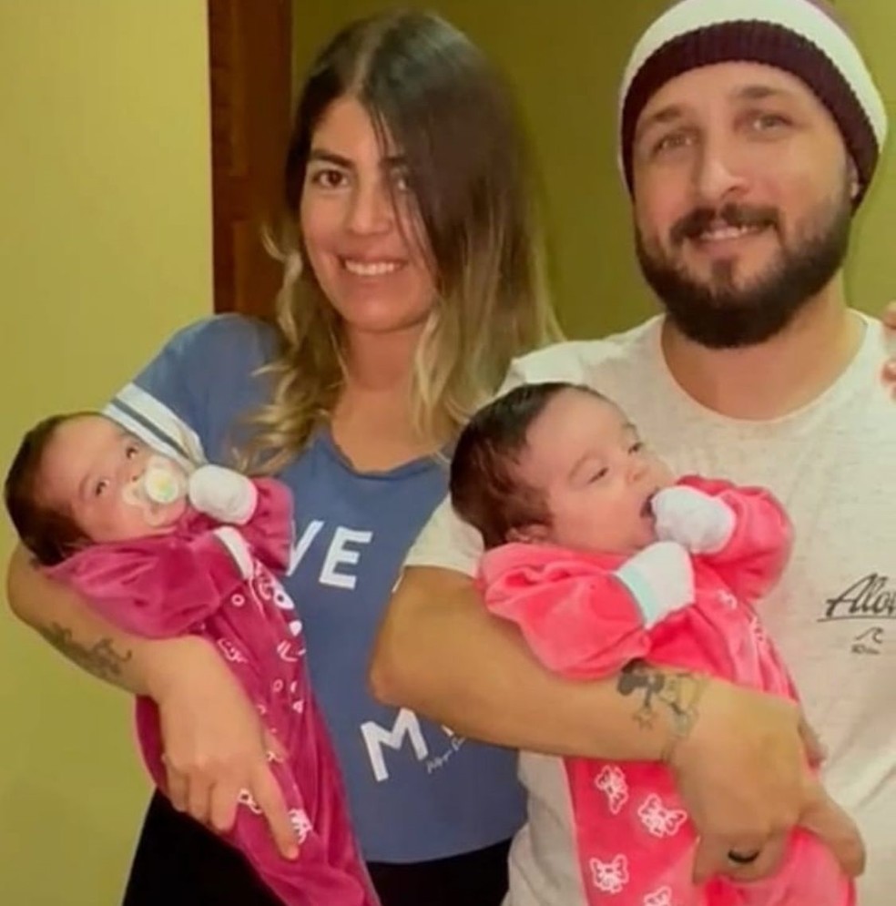 Bruna Surfistinha com a s filhas, Maria e Elis — Foto: Reprodução/Instagram