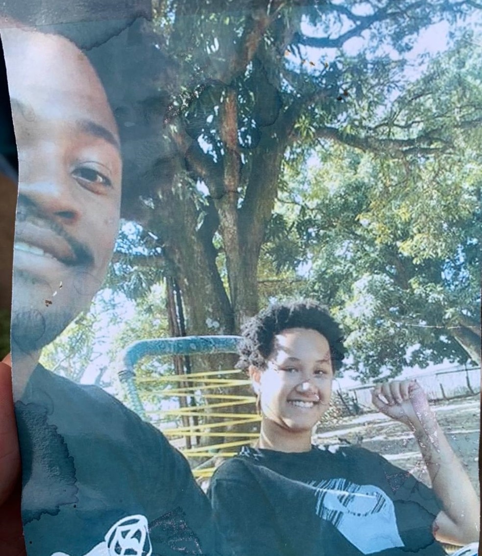 Marcelo Ribeiro Martins matou Ana Gabriela Gomes e queimou o corpo dela na cal&ccedil;ada de casa no Bairro Shopping Park em Uberl&acirc;ndia &mdash; Foto: TV Integra&ccedil;&atilde;o/Reprodu&ccedil;&atilde;o