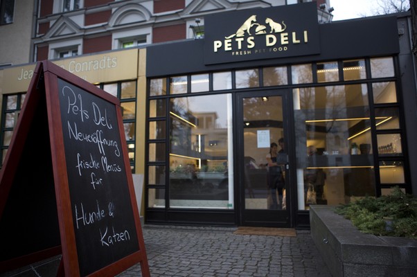 Alemão abre restaurante de luxo para cães e gatos (Foto: AFP)