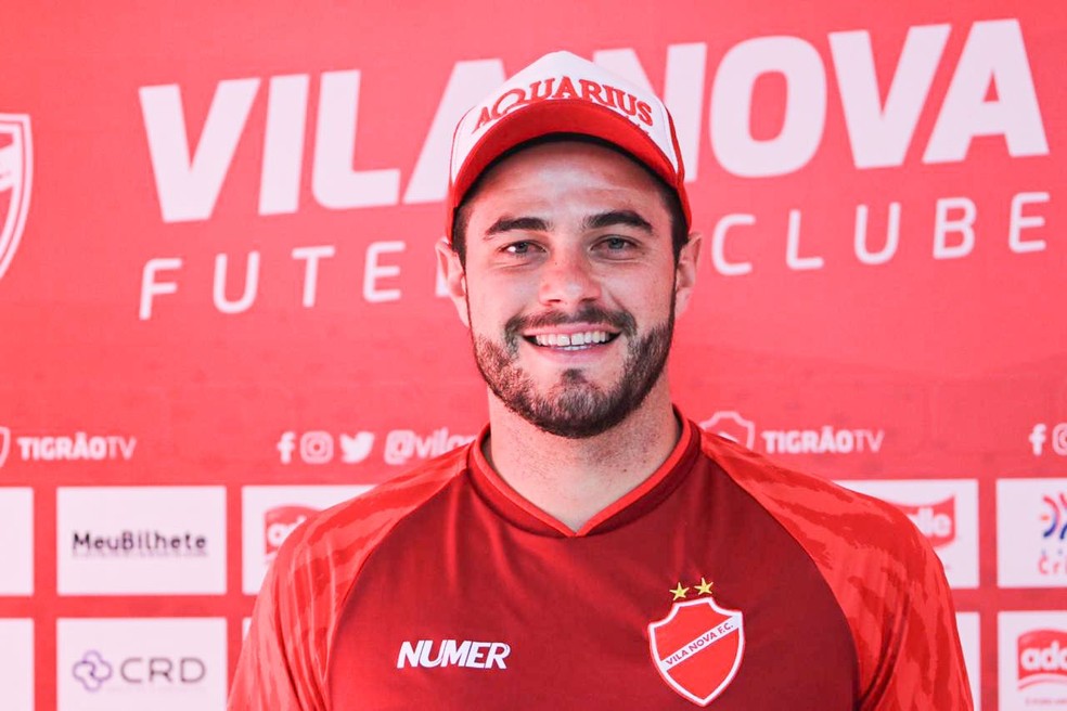 Ariel Mamede &Atilde;&copy; apresentado e mira t&Atilde;&shy;tulos: &acirc;Precisamos nos colocar entre os  maiores&acirc; | vila nova | ge