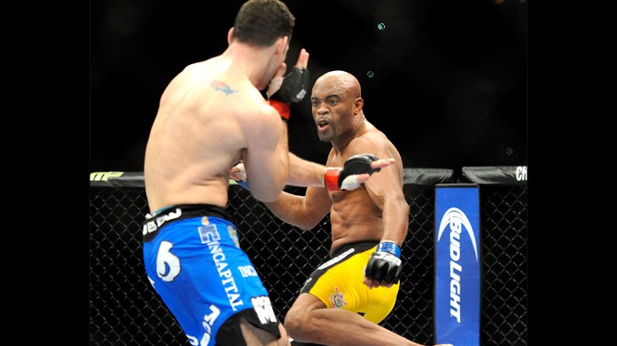 Video Eminem Cita Lesao Na Perna De Anderson Silva Em Nova Musica Combate Sportv Sem entrar no octógono desde fevereiro de 2017 e encarnado mais um processo por doping, anderson silva. eminem cita lesao na perna de anderson