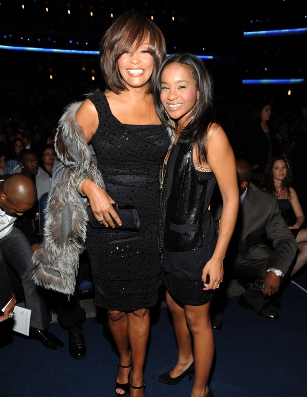 Whitney Houston e a filha, Bobbi Kristina (Foto: Getty)