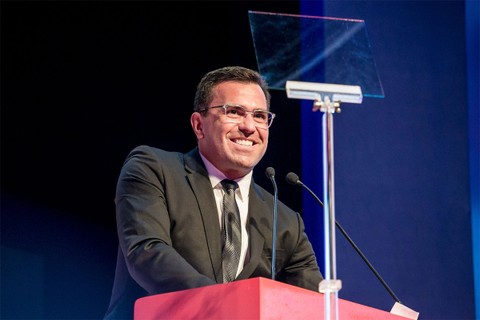 Rodrigo Bocardi, apresentador dos telejornais da TV Globo, dividiu o palco com Millena Machado