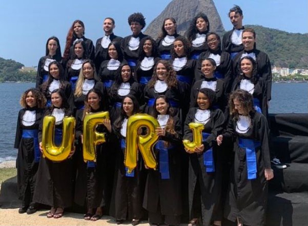 Foto De Formandos Da Ufrj Com Jotinha Viraliza Nas Redes Sociais Rio De Janeiro G1