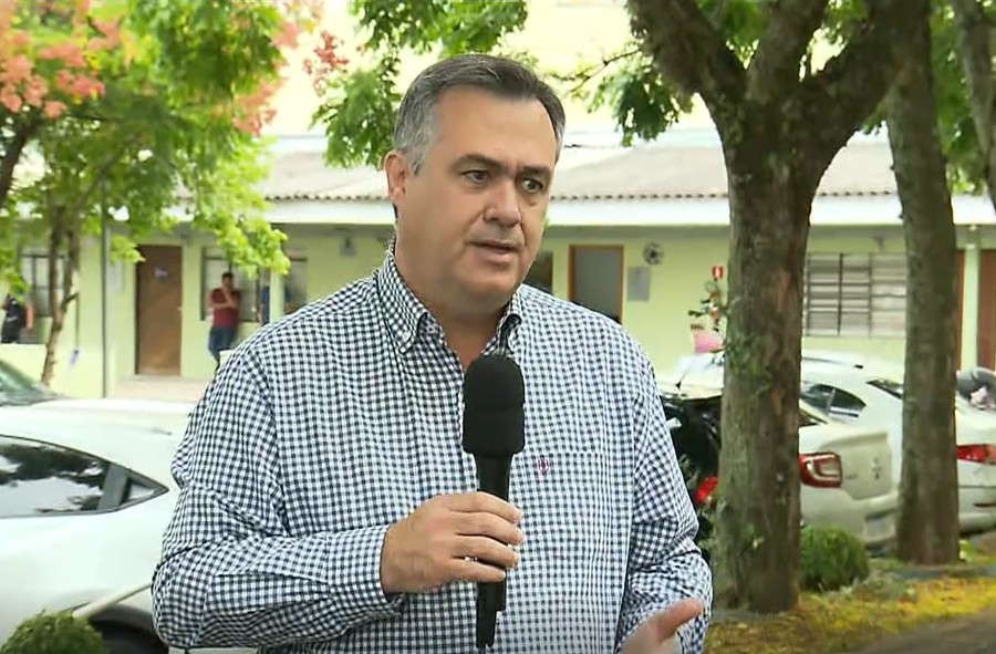 Paraná deve retirar obrigatoriedade do uso de máscaras em ambientes fechados nesta semana, confirma secretário de Saúde