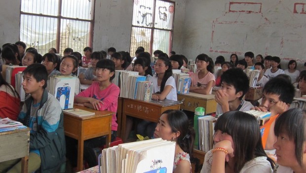 Durante cinco anos, Lenora Chu conseguiu acesso a salas de aulas de diversas escolas e de diversos níveis no país (Foto: Arquivo pessoal/Lorena Chu)