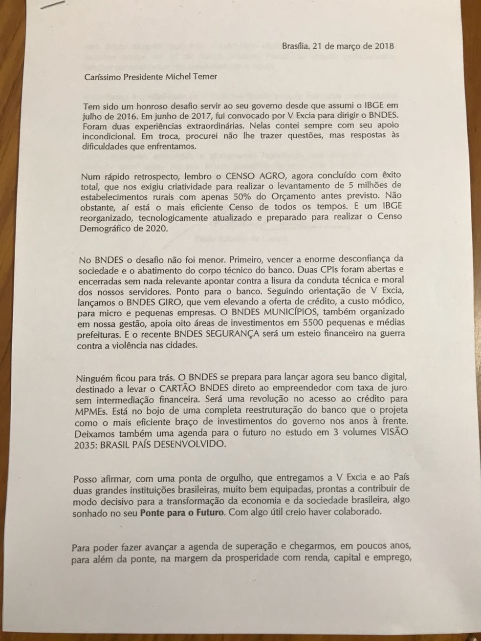 Presidente do BNDES entrega carta de demissão a Temer 