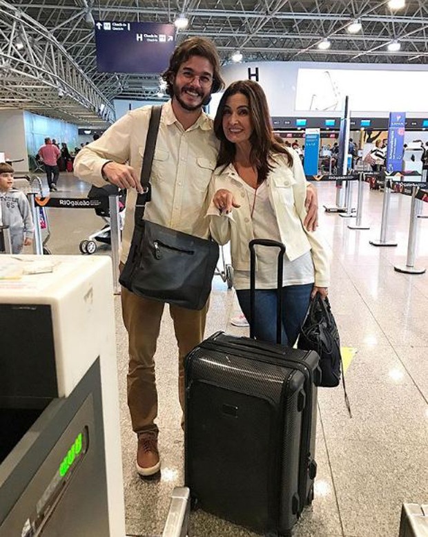 Túlio Gadelha e Fátima Bernardes no aeroporto (Foto: Reprodução/Instagram)