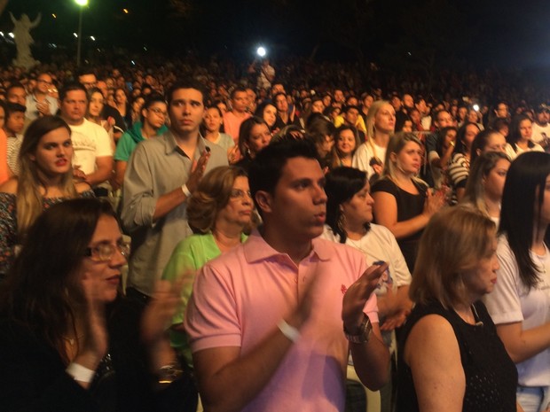 Em mensagem recente para namorada, Cristiano Araújo se declarou: Amo até o  céu - Quem