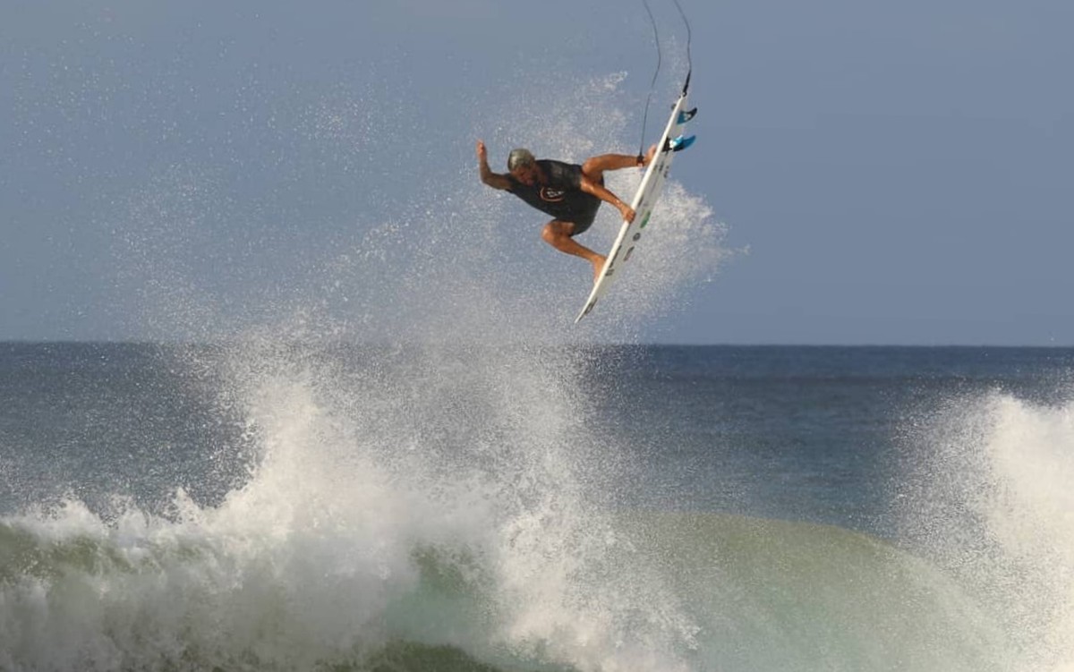 Ouro do surfista Ítalo Ferreira é comemorado em Fernando ...
