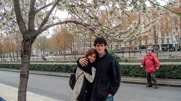 Max Oliveira, 33 anos, da MaxMilhas em viagem com a mãe, Martha (Foto: Arquivo pessoal)