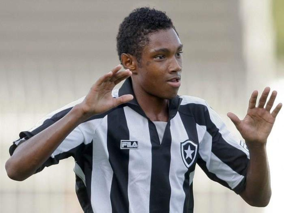 Cara de moleque e vontade de brilhar: do Botafogo, Vitinho seguiu seu caminho para a RÃºssia, no CSKA â Foto: Arquivo pessoal