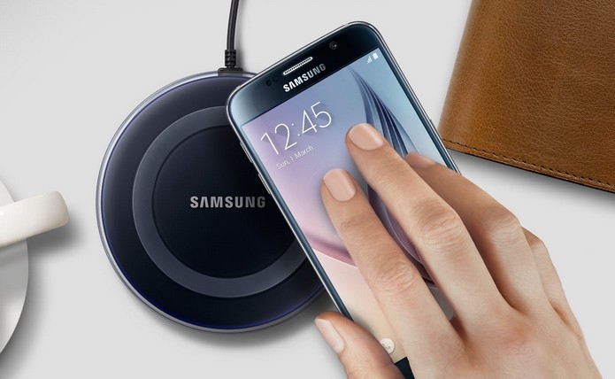 Smarphones top de linha rivais, como Galaxy S6, suportam carregamento sem fio (Foto: Divulgação/Samsung)