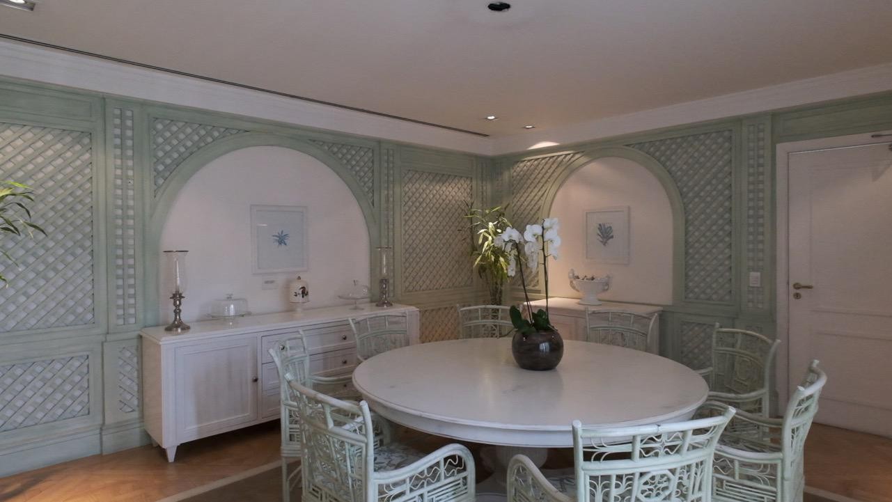 SALA DE ALMOÇO | O verde claro e o branco tornam o espaço um ambiente leve e agradável (Foto: Mbras / Divulgação)