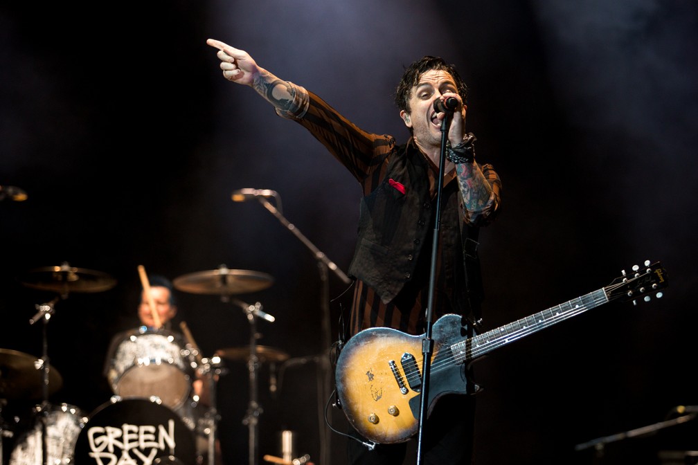Billie Joe, do Green Day, durante show na Arena Anhembi, em São Paulo, na noite desta sexta-feira (3) (Foto: Marcelo Brandt/G1)
