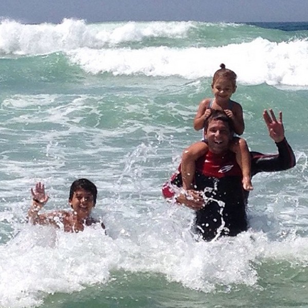 Família Frias na praia (Foto: Reprodução / Instagram)