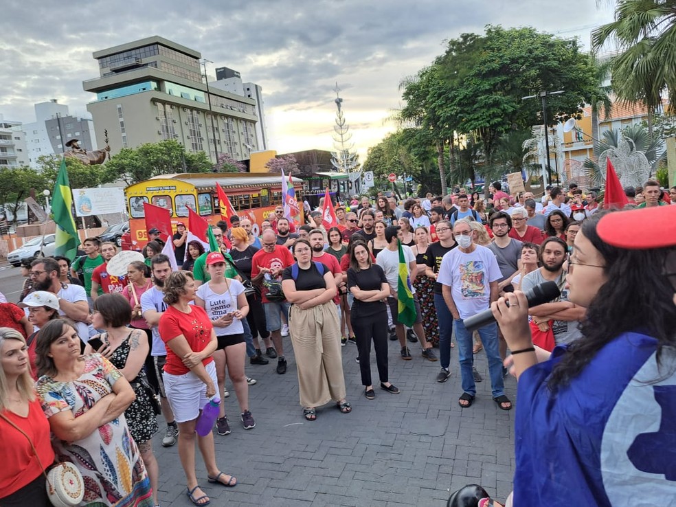 Protesto em Chapecó, no Oeste catarinense, nesta segunda-feira (9) — Foto: Vanessa Ferreira/Divulgação