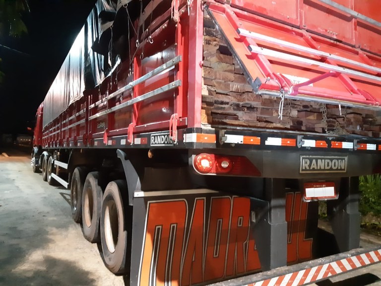 PRF apreende cerca de 38 metros cúbicos de madeira transportada ilegalmente no Pará