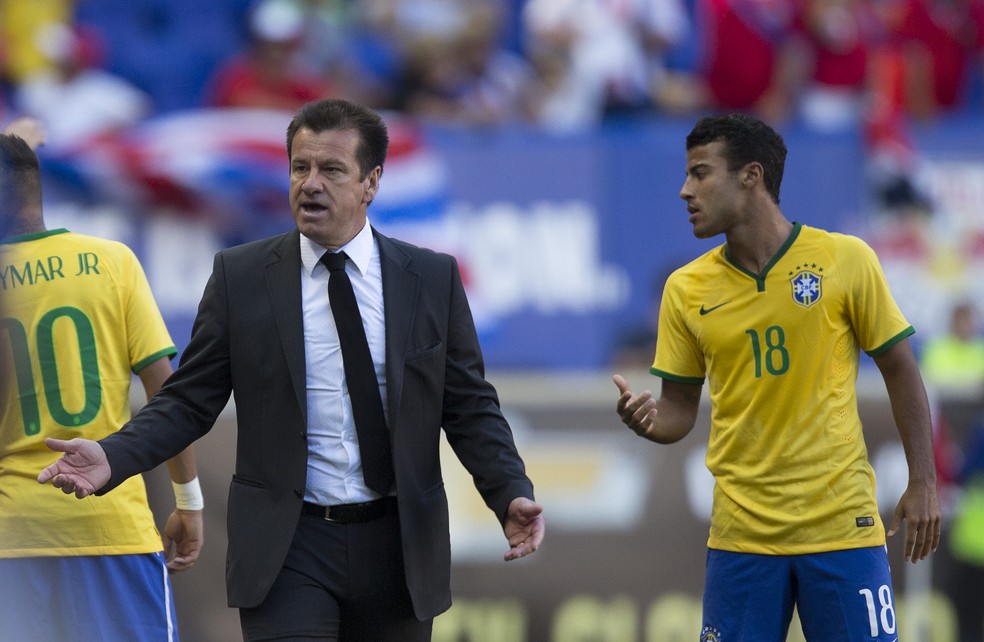 Sob o comando de Dunga, Brasil venceu a Costa Rica em amistoso em 2015 com gol de Hulk (Foto: Leo Correa / MoWA Press)