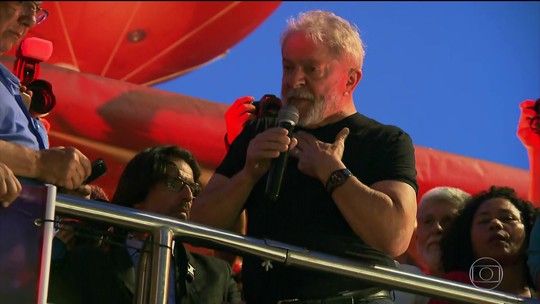 'A decisão eu respeito, o que não aceito é a mentira', diz Lula em discurso em SP