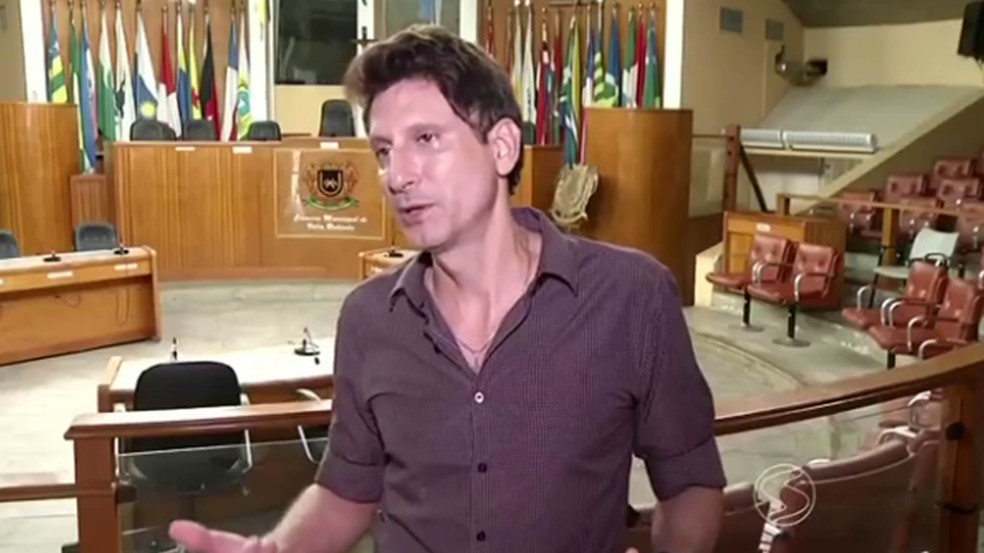 Paulo Conrado (PRTB) é autor da lei que proíbe debate sobre gênero nas escolas de Volta Redonda (Foto: Reprodução/TV Rio Sul)