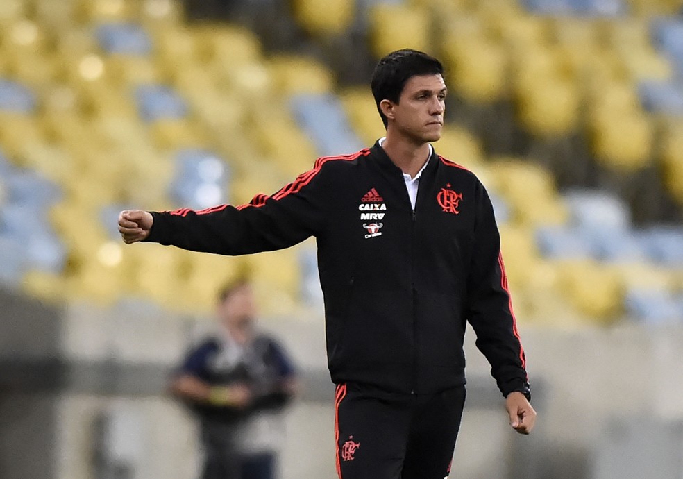 Mauricio Barbieri foi criticado por trocar Vin�cius Jr. por Jonas (Foto: Andr� Dur�o/GloboEsporte.com)