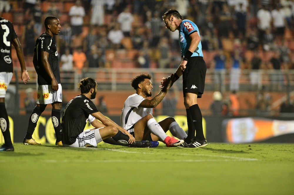 Análise: Corinthians já sente (muita) falta de Jô e precisa de opções a Kazim