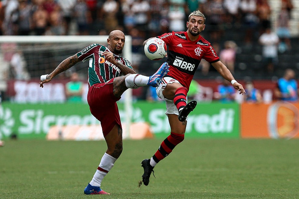 Volante foi um dos melhores em campo na vtria sobre o Flamengo  Foto: Lucas Meron / Fluminense FC