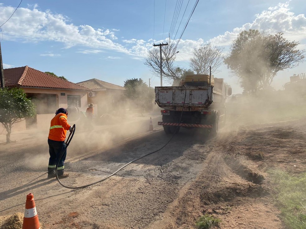 Recapeamento de vicinal de Avencas deixa trecho com interdição parcial em Marília — Foto: Prefeitura de Marília/Divulgação