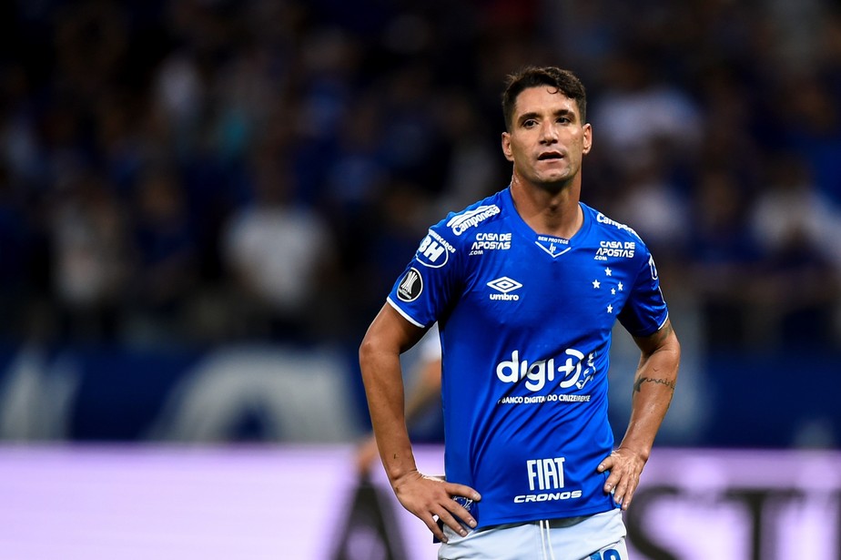 Resultado de imagem para Imagens do atacante Thiago Neves do Cruzeiro