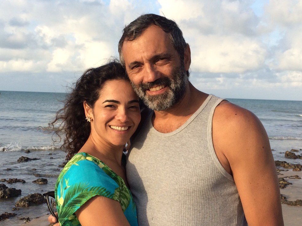 Domingos e Luciana Lima em 2014, numa viagem em Ilha Bela — Foto: Acervo pessoal