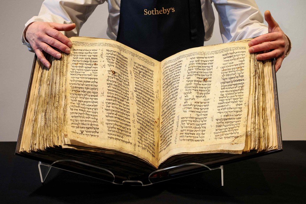 Bíblia hebraica mais antiga do mundo pode arrecadar até R$ 261 milhões em  leilão | Pop & Arte | G1