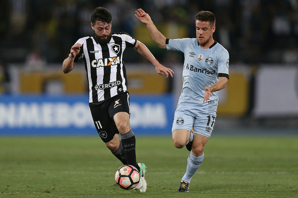 Grêmio transforma desfalques em domínio, neutraliza arma do Bota, mas não agride