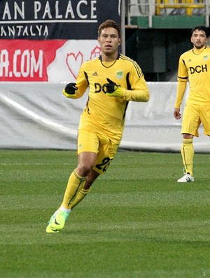 Dirigente responde e diz que Marlos poderia ter rendido mais no Tricolor