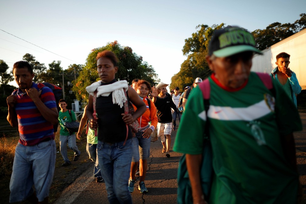Caranava de imigrantes rumo aos EUA â Foto: Ueslei Marcelino/Reuters