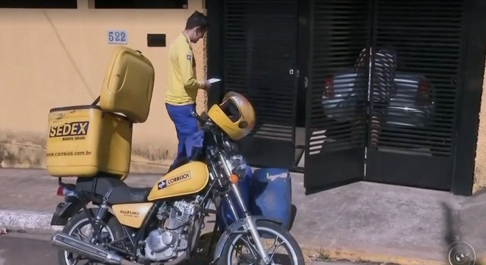Falta de funcionários afeta as entregas em Bauru e região  (Foto: TV TEM / Reprodução )
