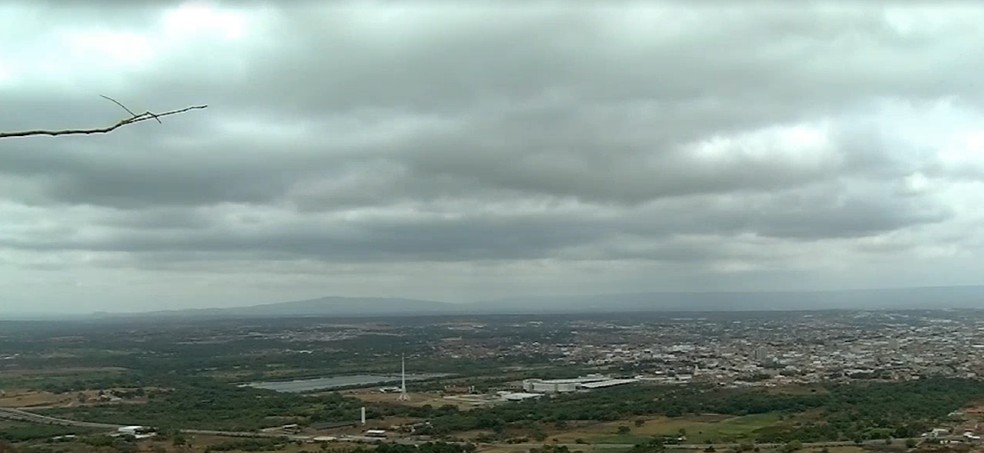 As chuvas que aconteceram na regiÃ£o cearense estÃ£o associadas Ã  atuaÃ§Ã£o de uma frente fria oriunda do sul do PaÃ­s â€” Foto: ReproduÃ§Ã£o/TV Verdes Mares