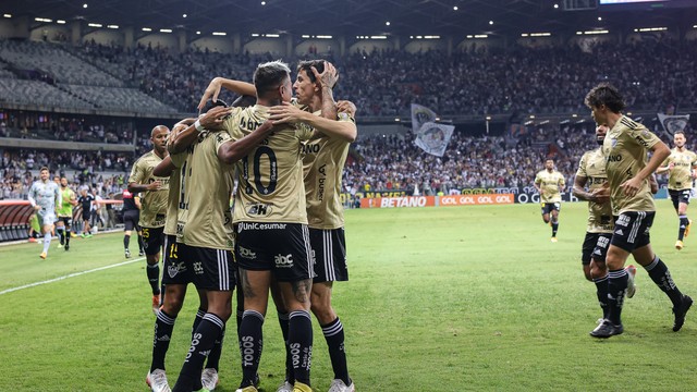 Jogadores do Atlético-MG comemoram gol contra o Cuiabá