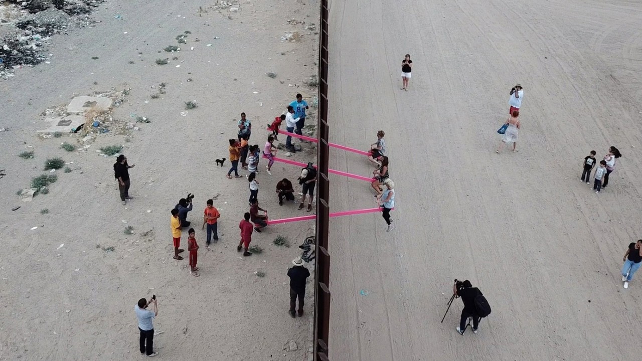Gangorras na fronteira entre EUA e México ganham prêmio de Design do Ano (Foto:  )