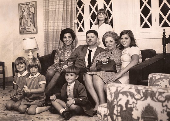 ÉRAMOS SETE 1 | A família completa com a avó Cici, mãe  de Rubens (Foto: Acervo da Família)