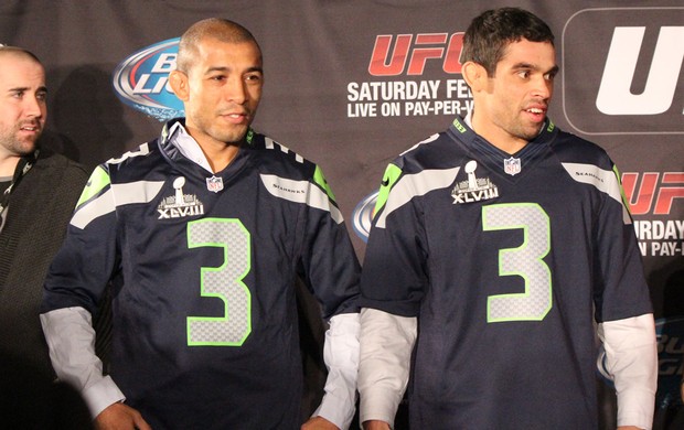 MMA - UFC encaradas Media Day - José Aldo e Renan Barão camisas Futebol Americano (Foto: Evelyn Rodrigues) MMA - UFC encaradas Media Day - José Aldo e Renan Barão camisas Futebol Americano (Foto: Evelyn Rodrigues)