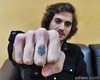 Fiuk exibe tatuagem no dedo (Foto: Vídeo Show / TV Globo)