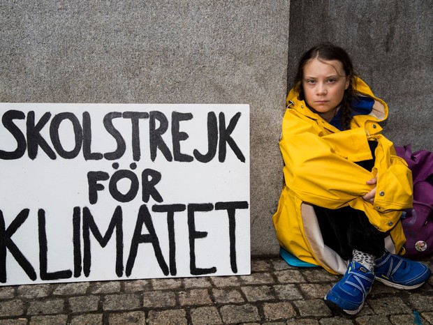 28 de agosto de 2018, Greta Thunberg lidera mais um dia de protestos pelo clima em frente ao Parlamento sueco  (Foto: (Photo by MICHAEL CAMPANELLA/Getty Images))