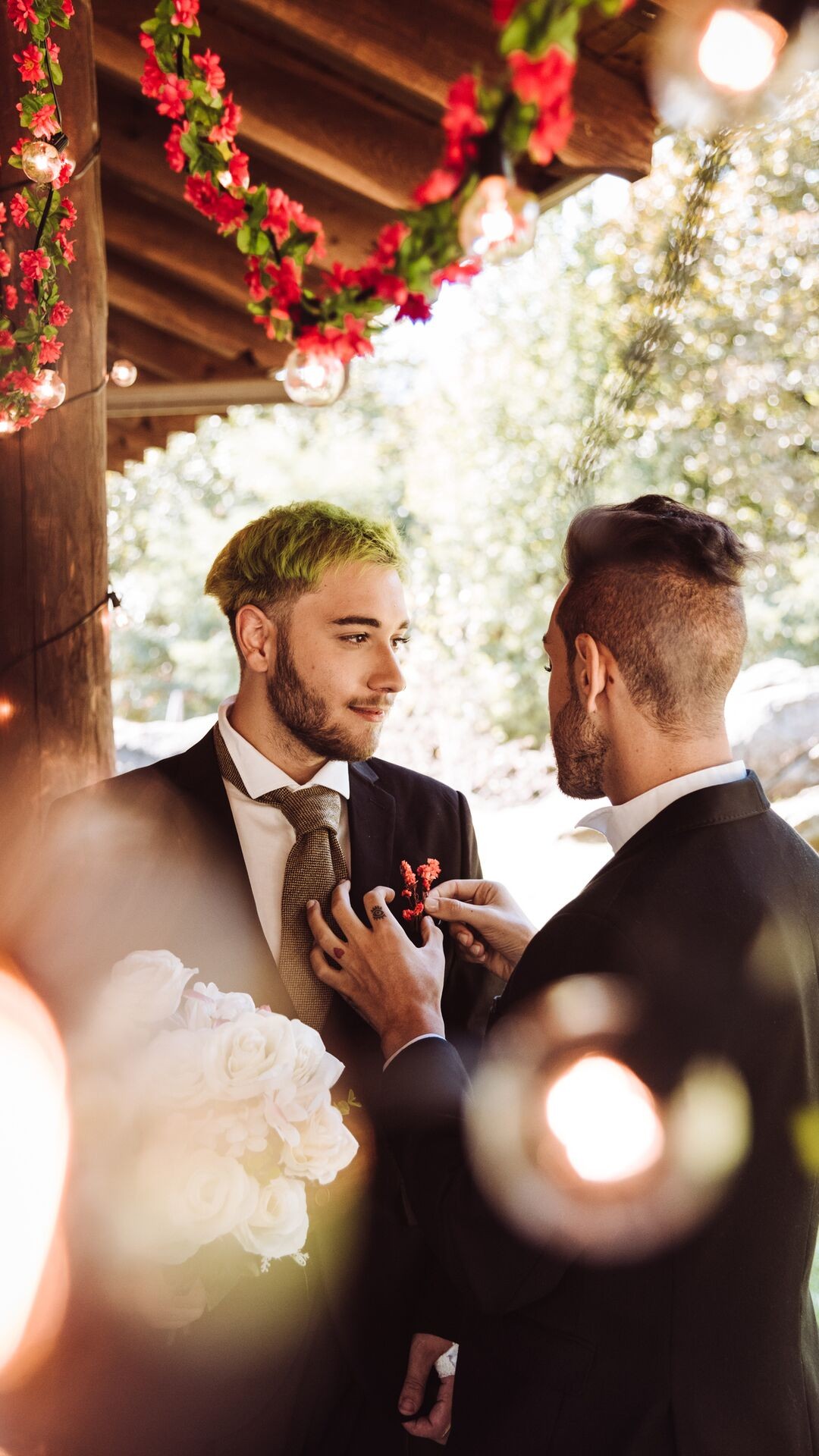 A rede social registrou um aumento nas pesquisas de casamentos que fogem da heteronormatividade (Foto: Getty Images)