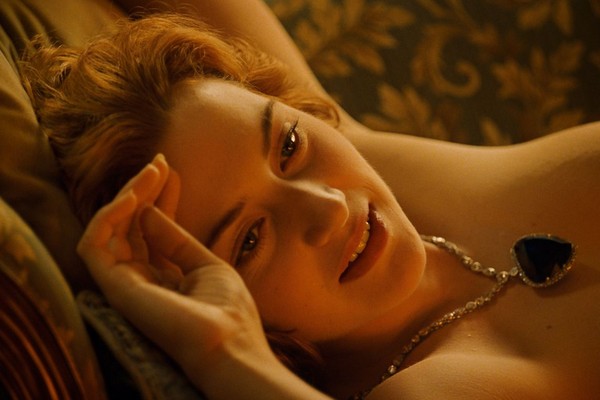A atriz Kate Winslet em cena de Titanic (1997) (Foto: Reprodução)
