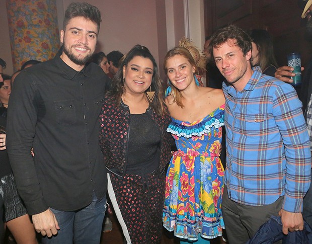 Rodrigo Godoy, Preta Gil, Carolina Dieckmann e Tiago Worcman (Foto: Reginaldo Teixeira/CS Eventos Divulgação)
